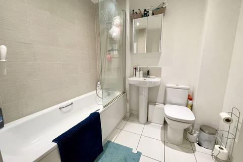17 Aylesbury Drive, Houghton Regis, Dunstable, LU5 6FX