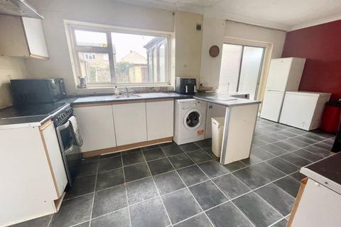 3 bedroom semi-detached house for sale, Poynters Road, Luton