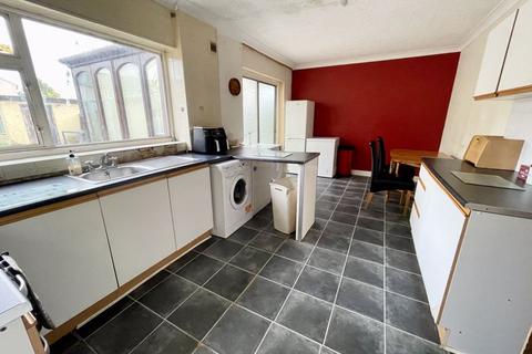 3 bedroom semi-detached house for sale, Poynters Road, Luton