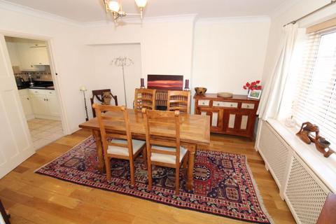 51 Salisbury Road, Banstead, SM7 2DP