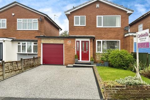 3 bedroom detached house for sale, Brodick Drive, Breightmet - Offered with no onward chain REDUCED
