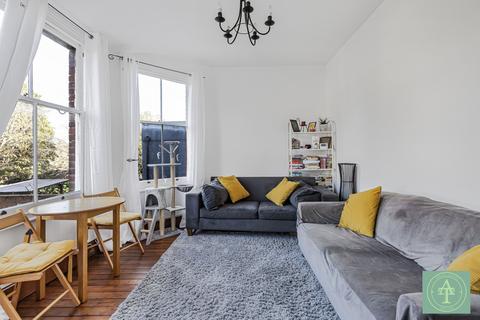 2 bedroom flat for sale, Compton Road, London, N21