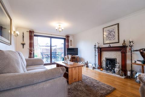 4 Bowling Leys, Middleton, Milton Keynes, MK10 9BD