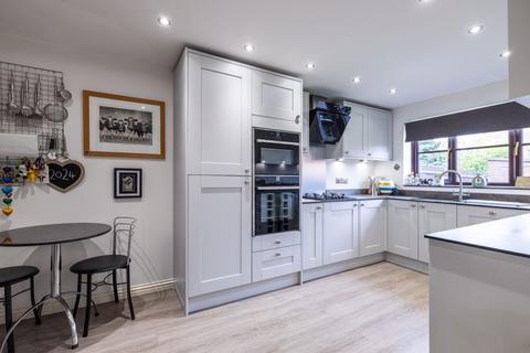 4 Bowling Leys, Middleton, Milton Keynes, MK10 9BD