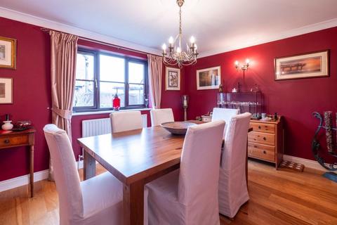 4 Bowling Leys, Middleton, Milton Keynes, MK10 9BD
