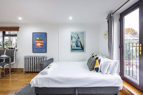 2 bedroom apartment for sale, Grove Vale, London, SE22 8EN