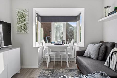 19 Cardinal Close, Worcester Park, KT4 7EH