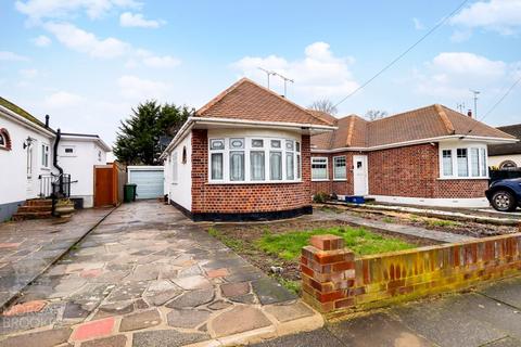 2 bedroom bungalow for sale, The Ryde, Leigh-On-Sea