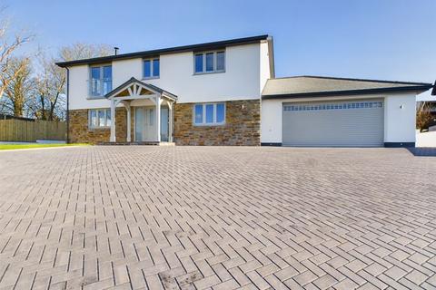 4 bedroom house for sale, New Portreath Road, Redruth - Quality new build house