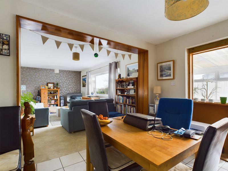 Dining room to...