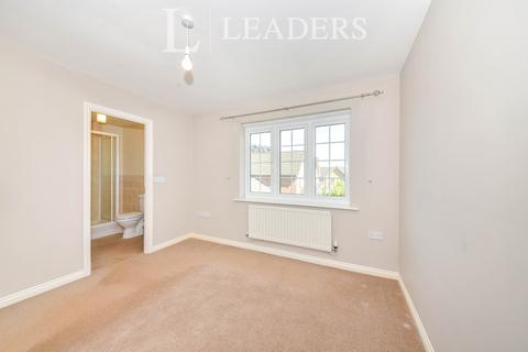 4 bedroom detached house to rent, Highgrove Gardens, Stamford, PE9