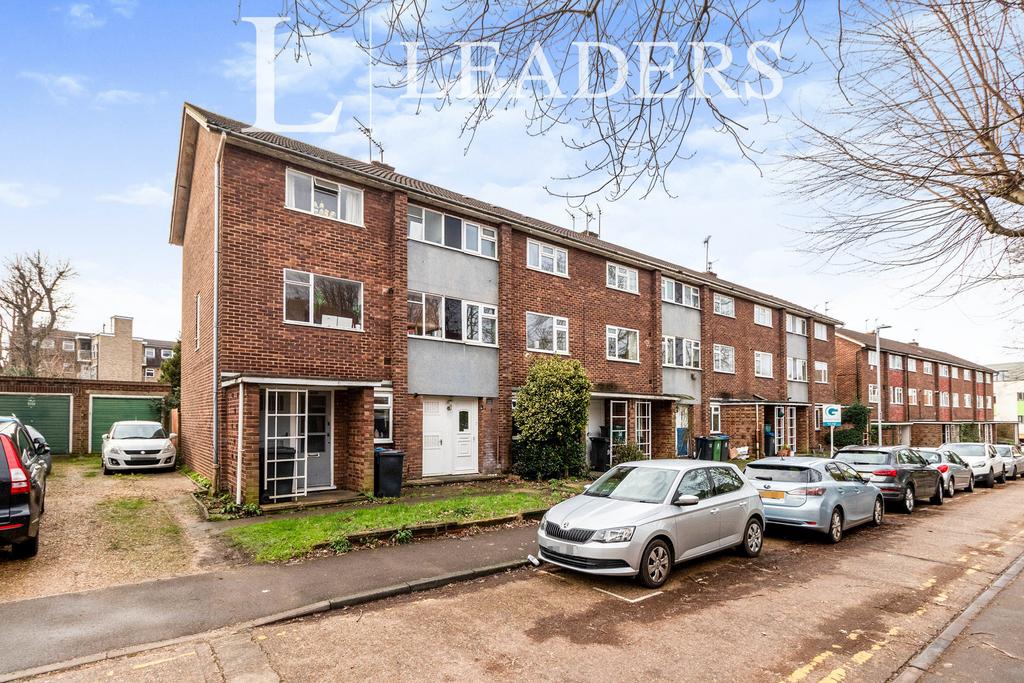 South Terrace, Surbiton, KT6 2 bed end of terrace house £1,700 pcm (£