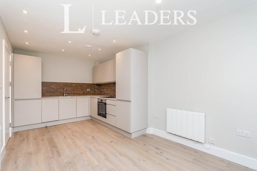 Compass Point, Romsey Road SO16 1 bed apartment £1,175 pcm (£271 pw)