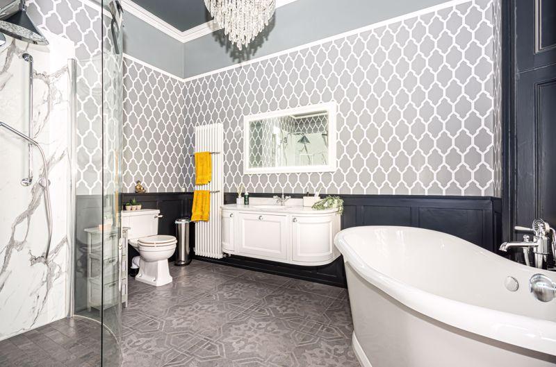 En Suite Bathroom
