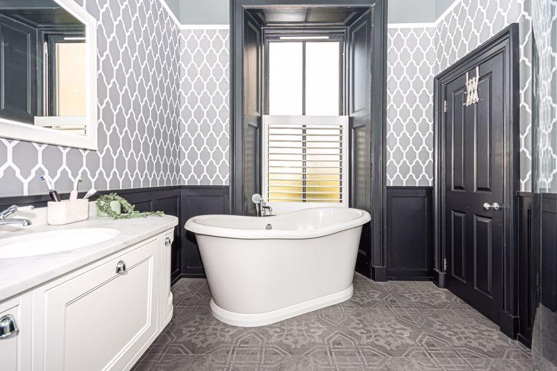 En Suite Bathroom