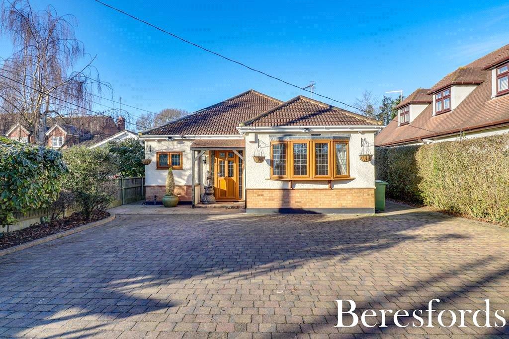 Nags Head Lane, Brentwood, CM14 4 bed bungalow for sale £700,000