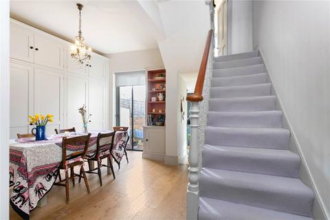67 Romilly Road, London, N4 2QY