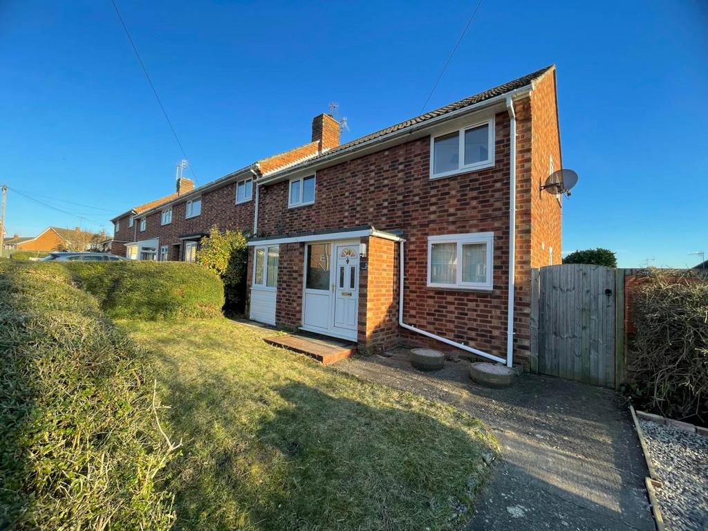 Furlongs Road, Pershore, Worcestershire 3 bed semidetached house £