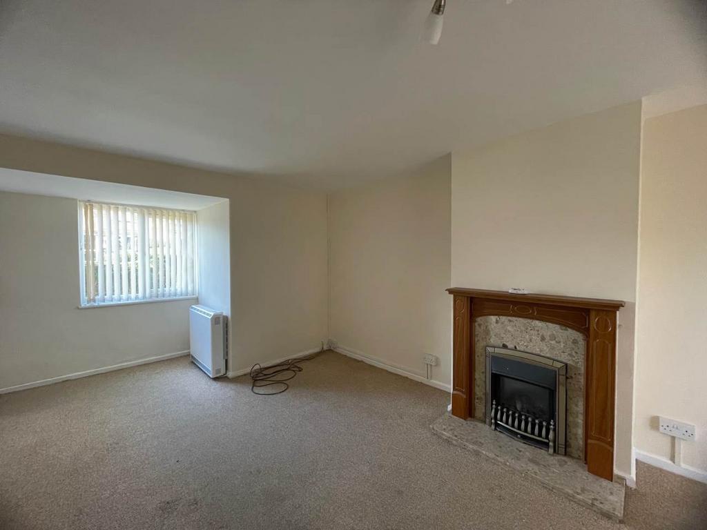 Furlongs Road, Pershore, Worcestershire 3 bed semidetached house £