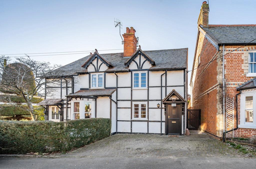 Hughes Lane, Harvington, Evesham 3 bed semidetached house for sale £