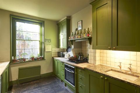 27 New Road, London, E1 1HE