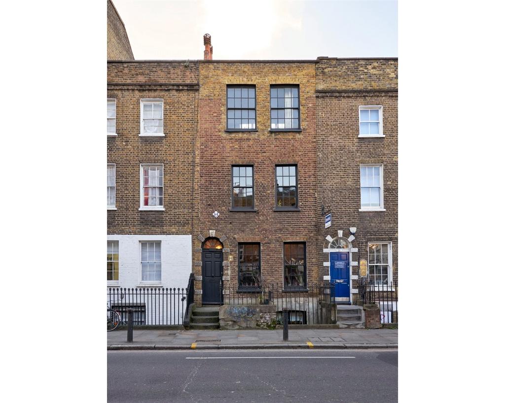New Road E1