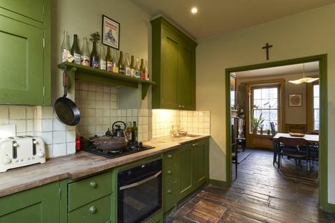27 New Road, London, E1 1HE