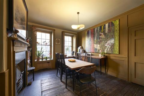 27 New Road, London, E1 1HE