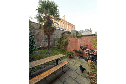 27 New Road, London, E1 1HE