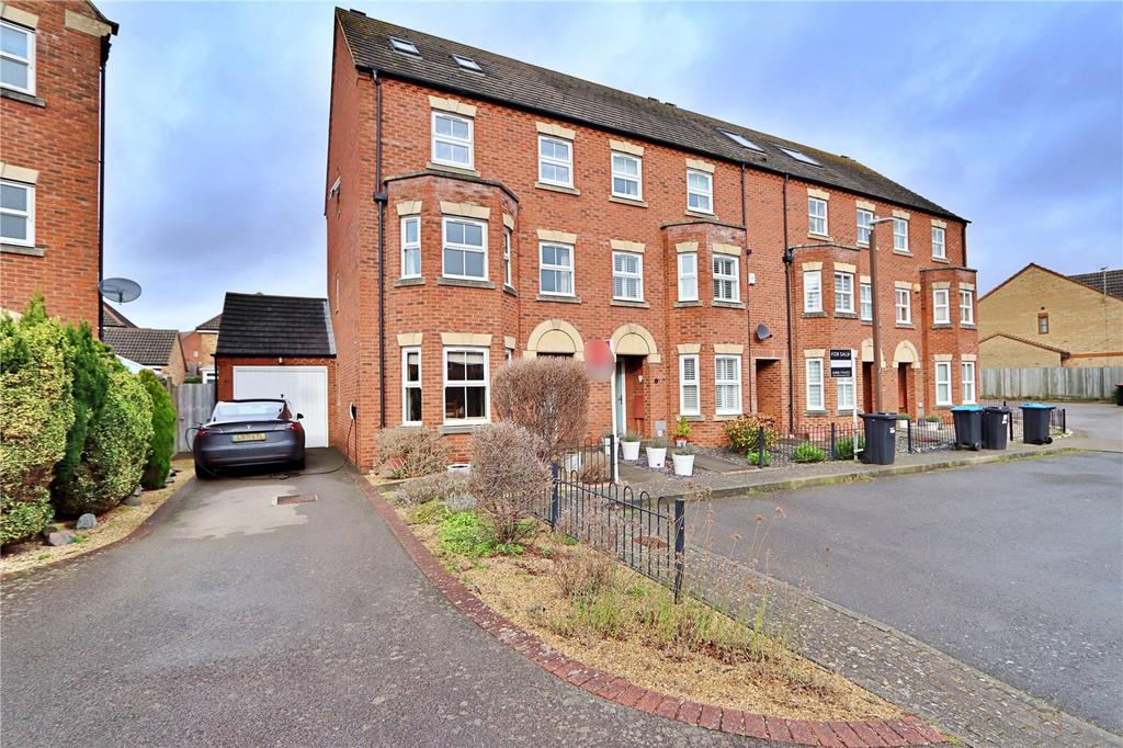 Pendennis Court, Tattenhoe, Milton Keynes, MK4 5 bed end of terrace house for sale £415,000