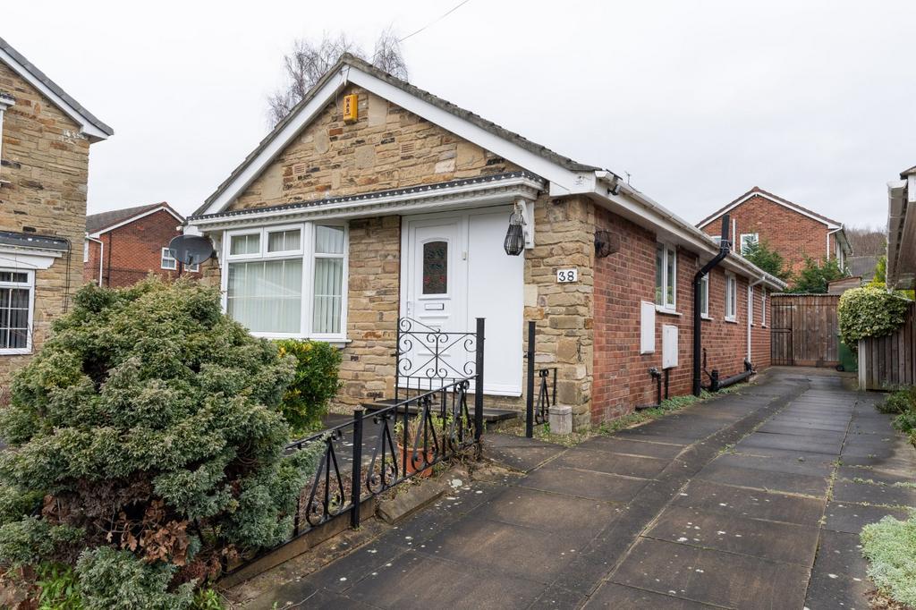 Vesper Gate Drive, Kirkstall, Leeds 2 bed detached bungalow for sale