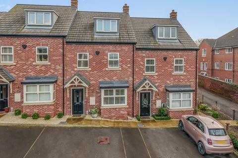 3 bedroom townhouse for sale, St. Johns Avenue, Wakefield, West Yorkshire