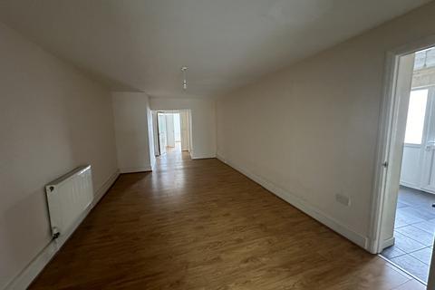 4 bedroom end of terrace house for sale, 30 Swansea Road, Llanelli, SA15