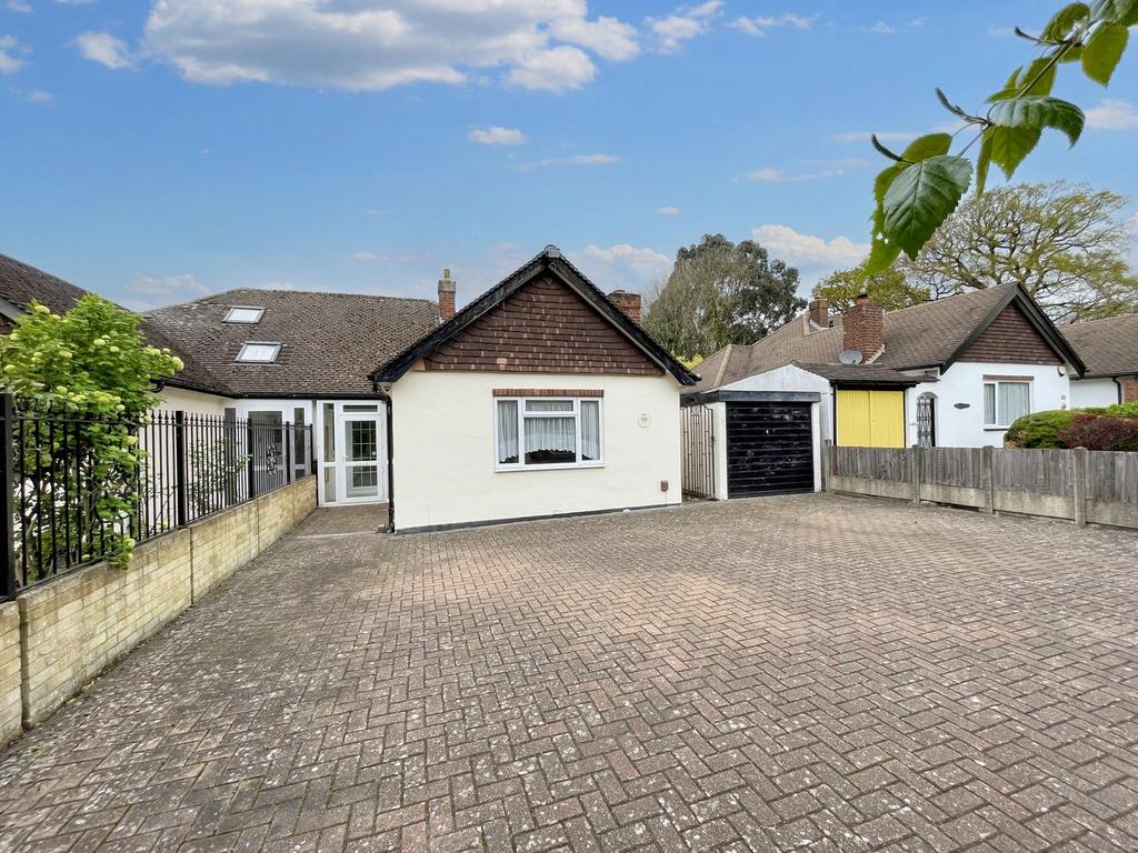 Blackbrook Lane, Bromley BR1 2 bed bungalow £675,000