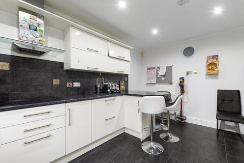 4 Burnt Oak Lane, Sidcup, DA15 9DB