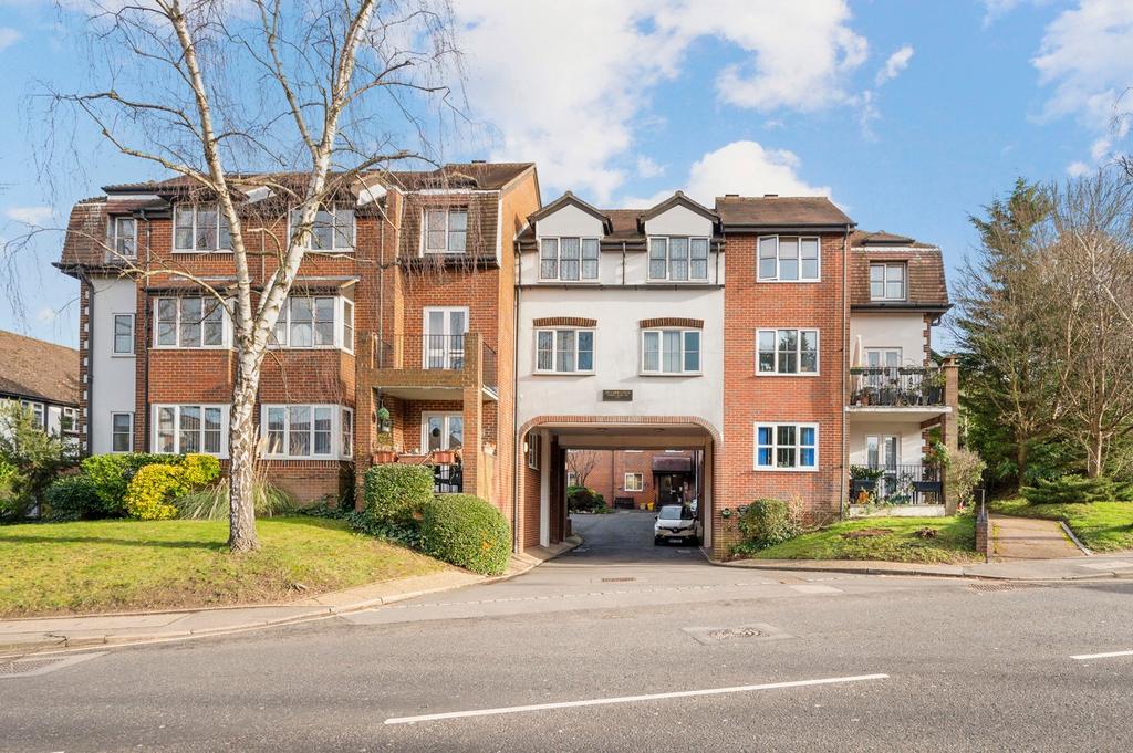 Monument Hill, Weybridge, KT13 1 bed retirement property for sale £89,950
