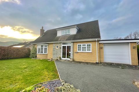 4 bedroom bungalow for sale, Llanbrynmair, Powys, SY19