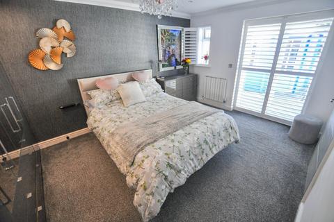63c Albert Road, Corfe Mullen, Wimborne, BH21 3QE
