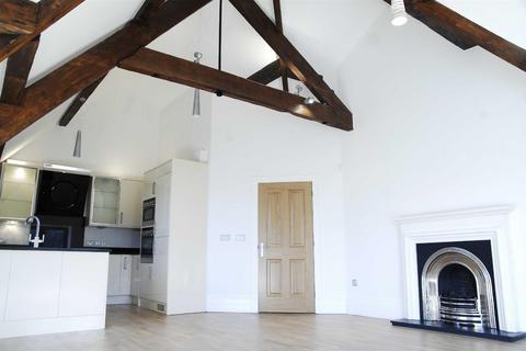 4 bedroom penthouse to rent, Leabank Hall, Rossendale BB4