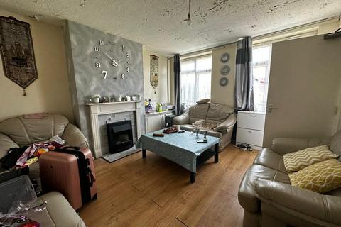 2 Frinton Grove, Birmingham, B21 0HX