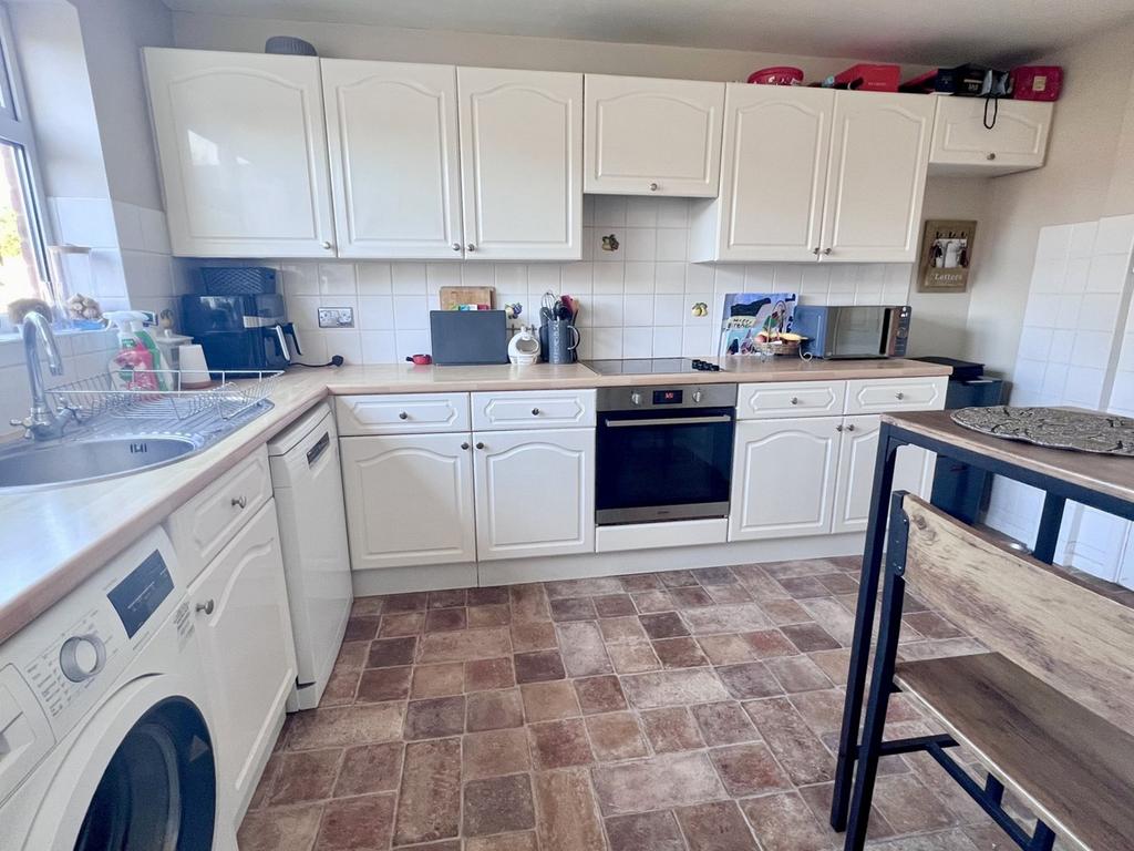 Wollaton Road, Ferndown, BH22 4 bed detached house for sale £475,000
