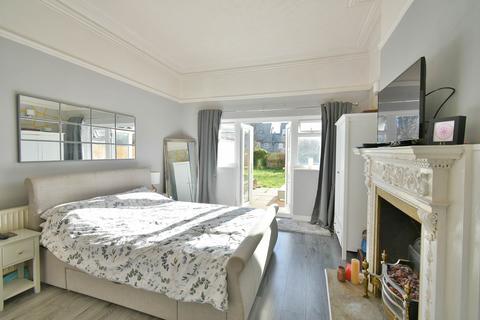 2 bedroom ground floor flat for sale, Wickham Avenue, Bexhill-on-Sea, TN39