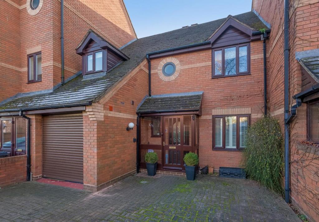 Lock Close, StratforduponAvon 4 bed townhouse for sale £575,000