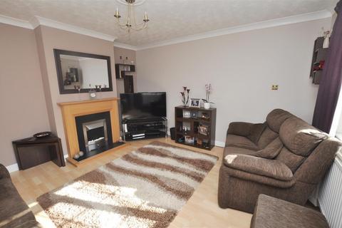 5 bedroom house to rent, Hornbeam Road, Guildford