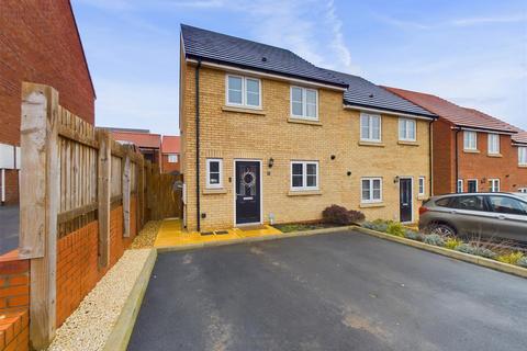 10 Holly Drive, Malton, YO17 6BU