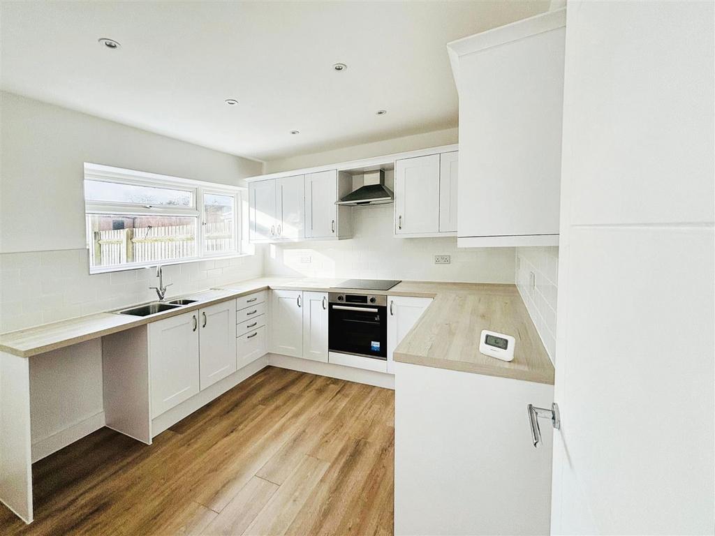 Kitchen 20.jpg