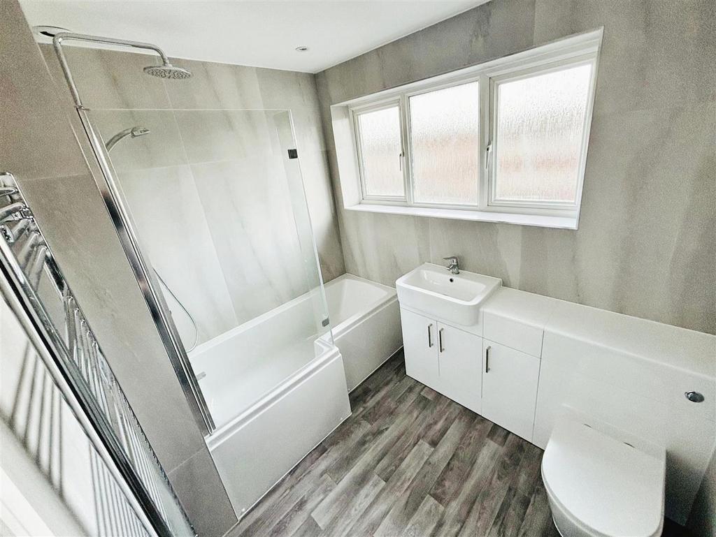 Bathroom 20.jpg