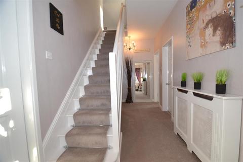 5 bedroom detached house for sale, Chatts Wood Fold, Oakenshaw