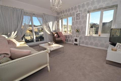 5 bedroom detached house for sale, Chatts Wood Fold, Oakenshaw