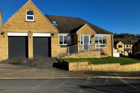 5 bedroom detached house for sale, Chatts Wood Fold, Oakenshaw